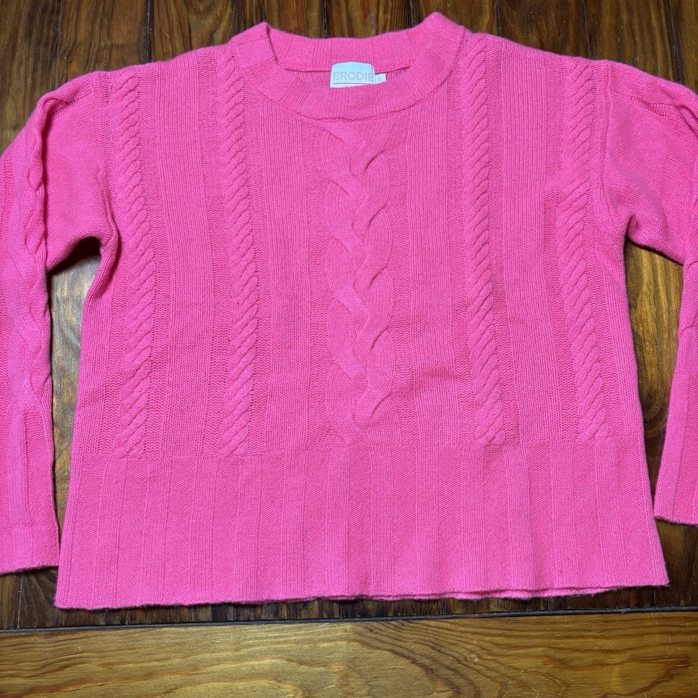 Brodie 100% Cashmere Barbie Hot Pink Pullover Cable Knit Sweater Sz M A1385